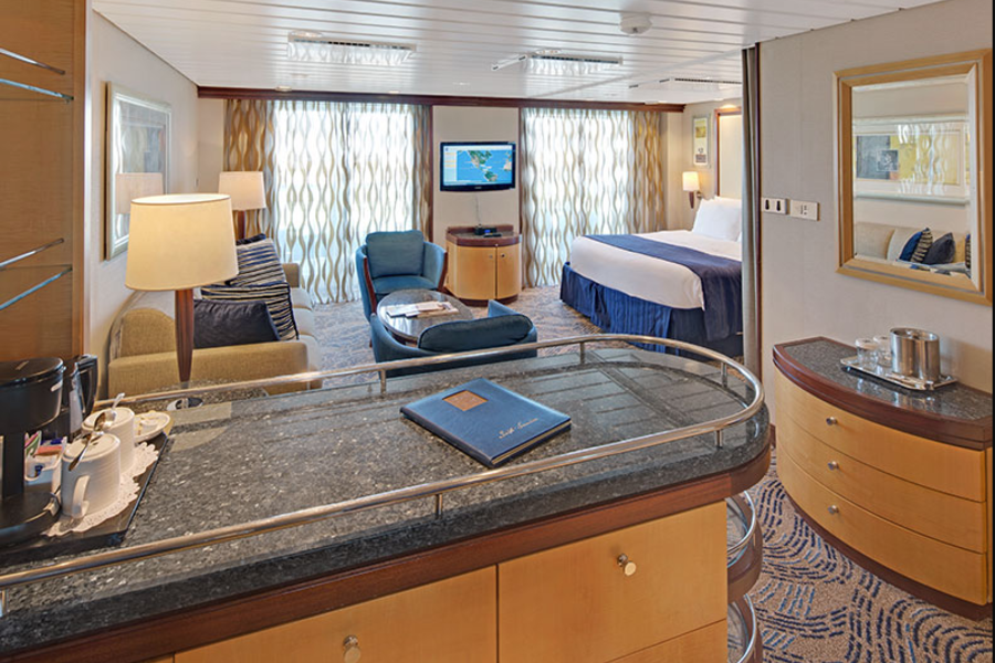 RCI Voyager of the Seas Grand Suite - 1 Bedroom.png
